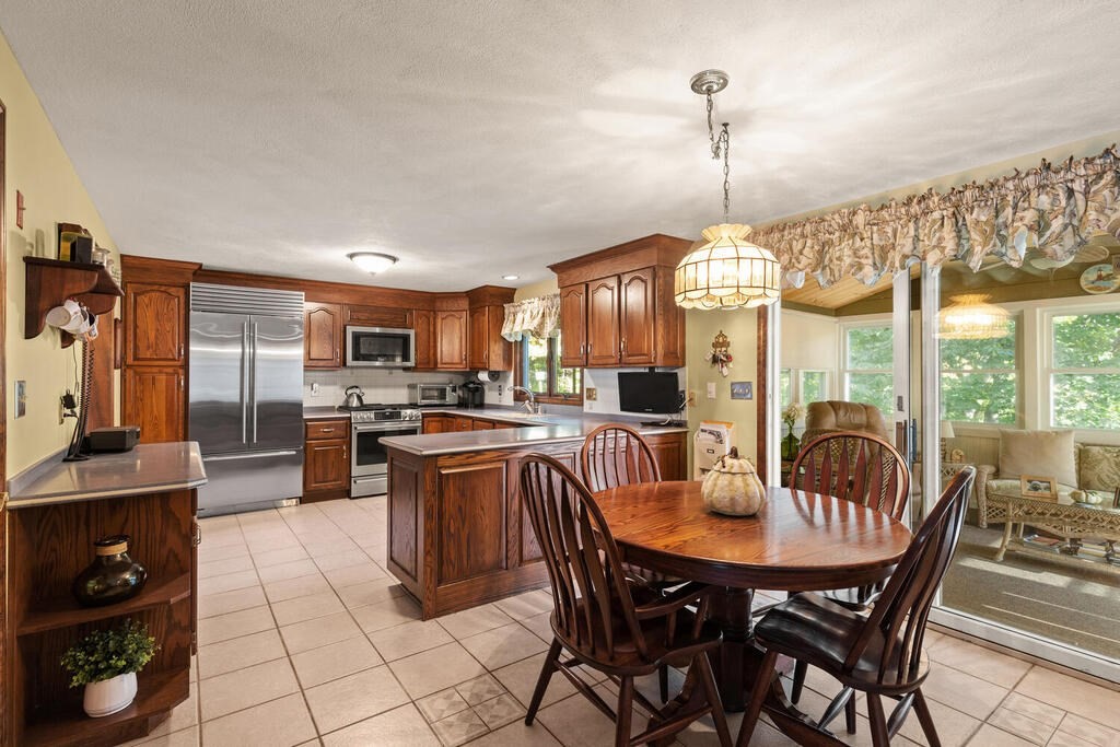 53 Walnut Road Swampscott, MA 01907 - Photo 11 of 28 Gallery Image 11