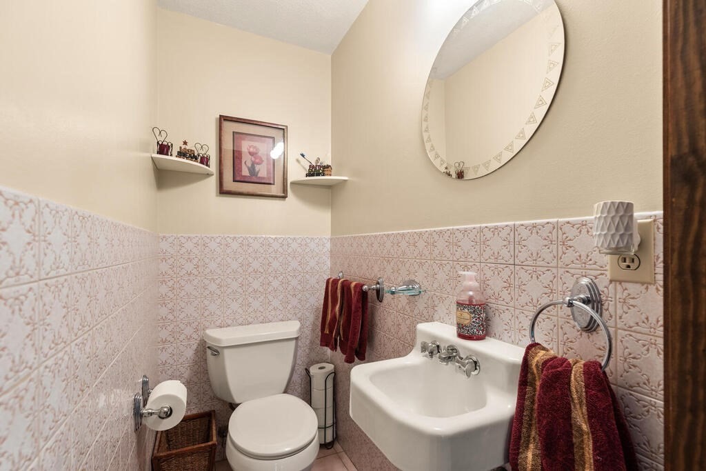 53 Walnut Road Swampscott, MA 01907 - Photo 10 of 28 Gallery Image 10