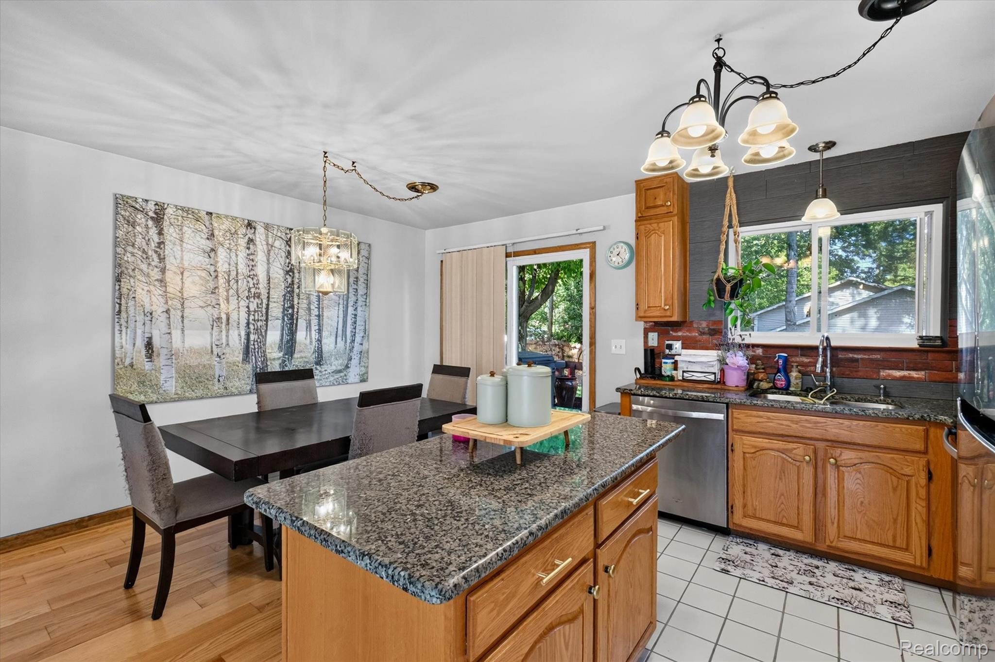 1570 South Boulevard West Rochester, MI 48309 - Photo 12 of 45 12-1570-W-South-Blvd-WindowStill-Real-Estate-Photography-24.jpg