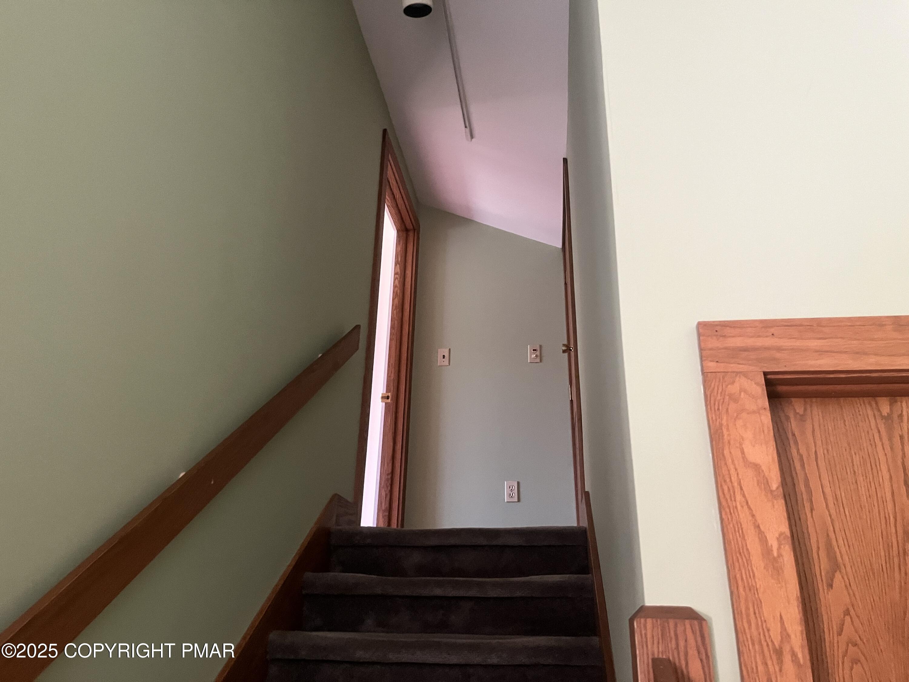1970 Aberdeen Road Moscow, PA 18444 - Photo 26 of 44 a view of entryway