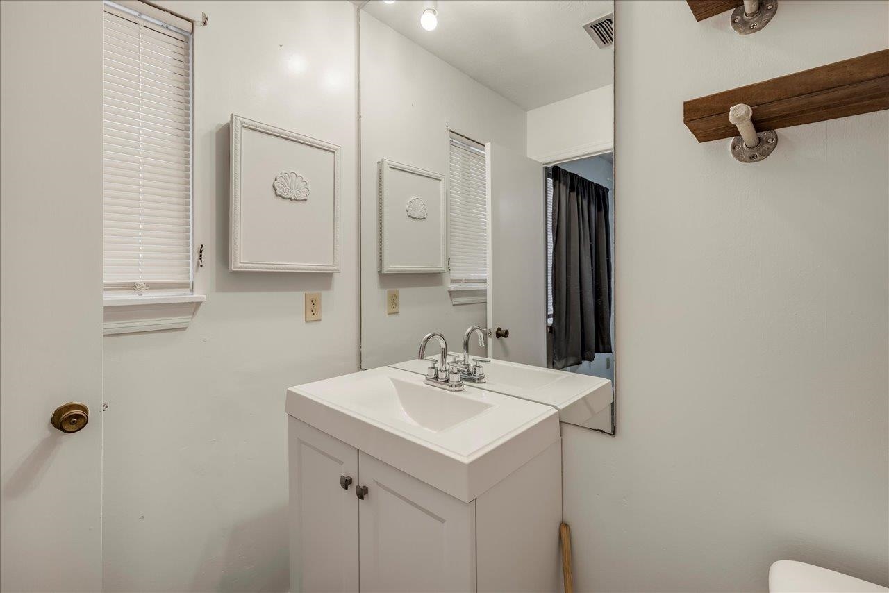 1826 Mayfair Road Tallahassee, FL 32303 - Photo 2 of 40 Gallery Image 2