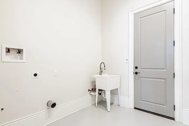 $949,000 | Undisclosed Address, Metairie, LA 70005