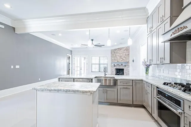 $949,000 | Undisclosed Address, Metairie, LA 70005