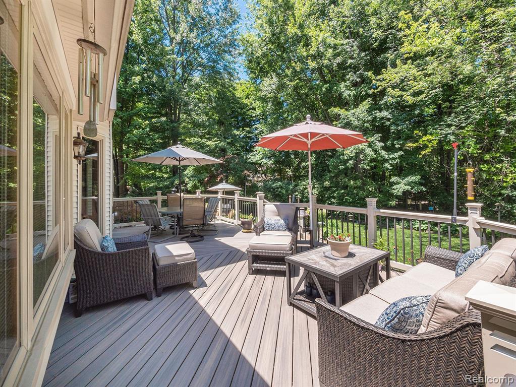 42071 Hunters Ridge Canton, MI 48188 - Photo 4 of 33