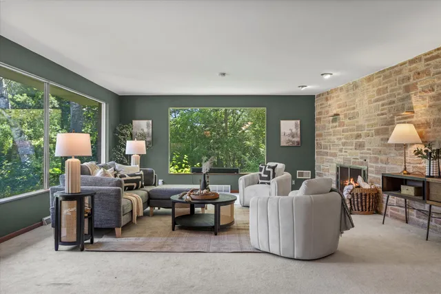 $849,900 | 2416 West Dean Court, River Hills, WI 53217