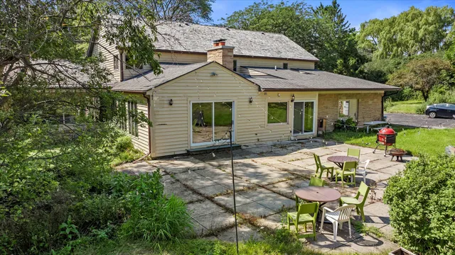 $849,900 | 2416 West Dean Court, River Hills, WI 53217