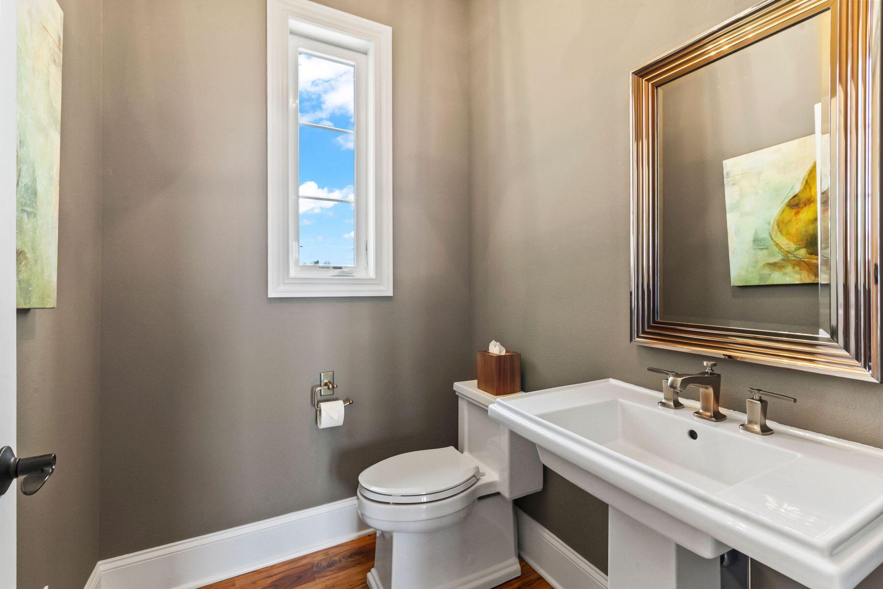 N33W29424 Millridge Road Delafield, WI 53072 - Photo 20 of 60 Powder Room