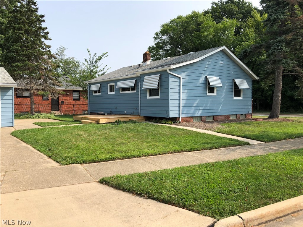 1116 Monarch Road Cleveland, OH 44121 - Photo 4 of 35