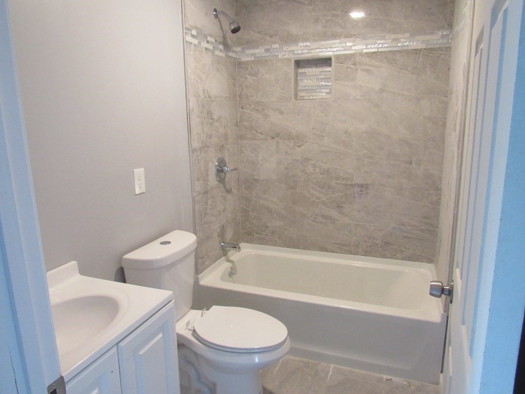 346-348 Wilbraham Road Springfield, MA 01109 - Photo 4 of 10 Gallery Image 4