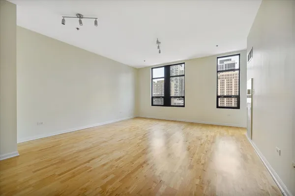 $279,900 | 1255 South State Street, Unit 1913, Chicago, IL 60605