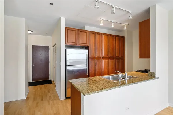 $279,900 | 1255 South State Street, Unit 1913, Chicago, IL 60605
