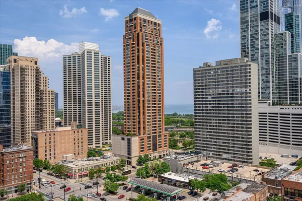 $279,900 | 1255 South State Street, Unit 1913, Chicago, IL 60605