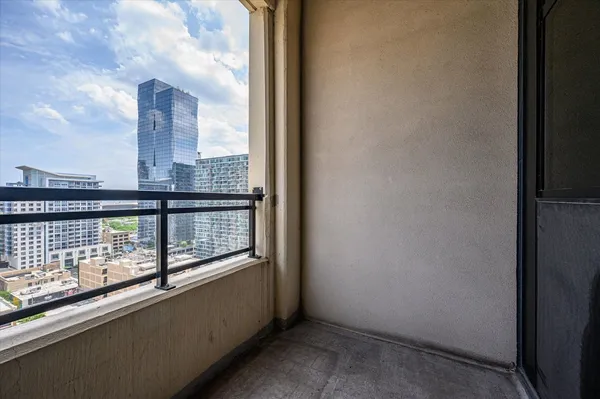 $279,900 | 1255 South State Street, Unit 1913, Chicago, IL 60605