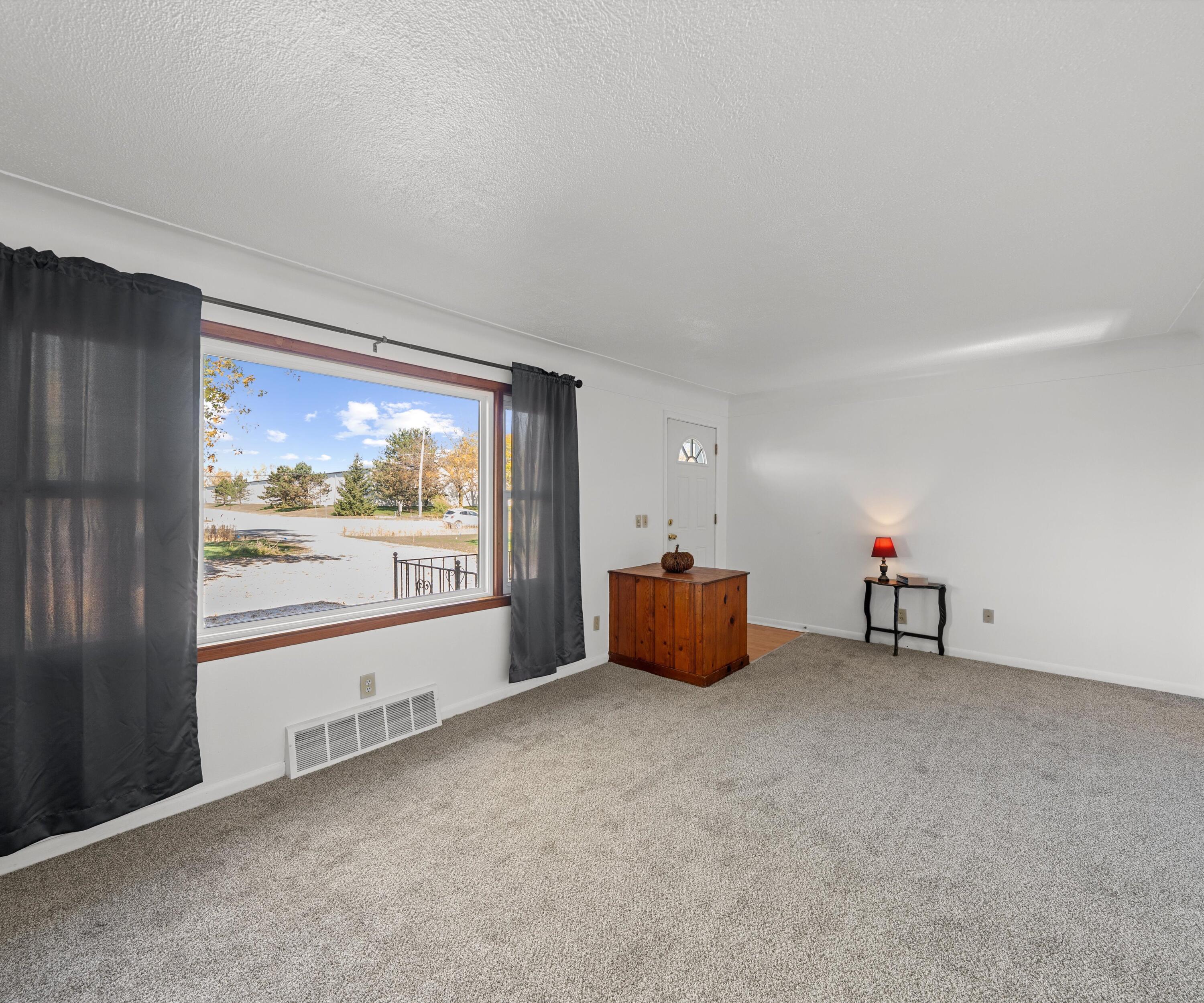 28109 Goddard Road Romulus, MI 48174 - Photo 10 of 47 10-DSC01597