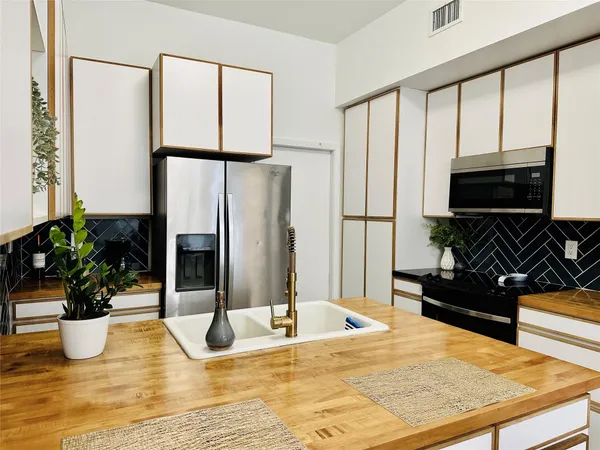 $4,900 | 1504 Southmore Boulevard, Houston, TX 77004