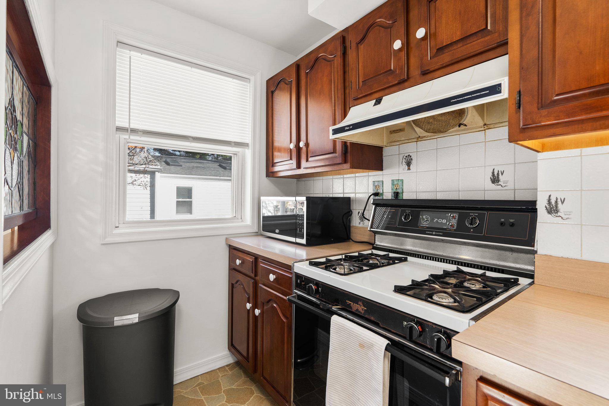 2710 Harmon Road Silver Spring, MD 20902 - Photo 9 of 34