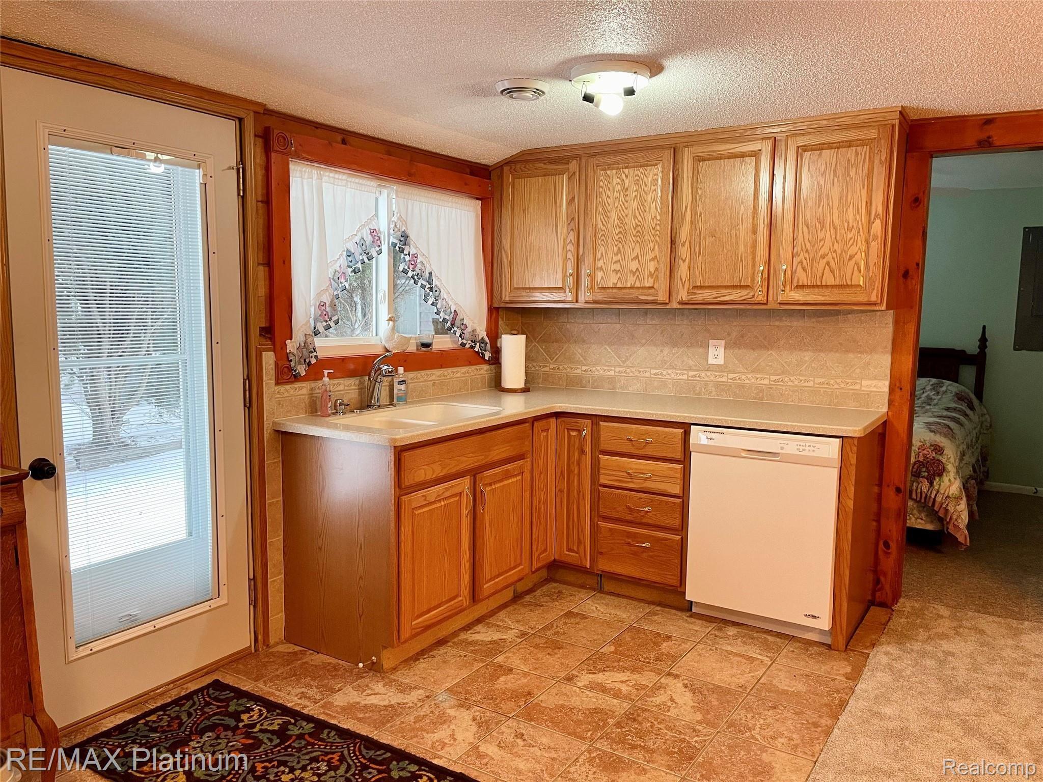 2211 Sanderson Road Prescott, MI 48756 - Photo 8 of 18 IMG_5506.jpg