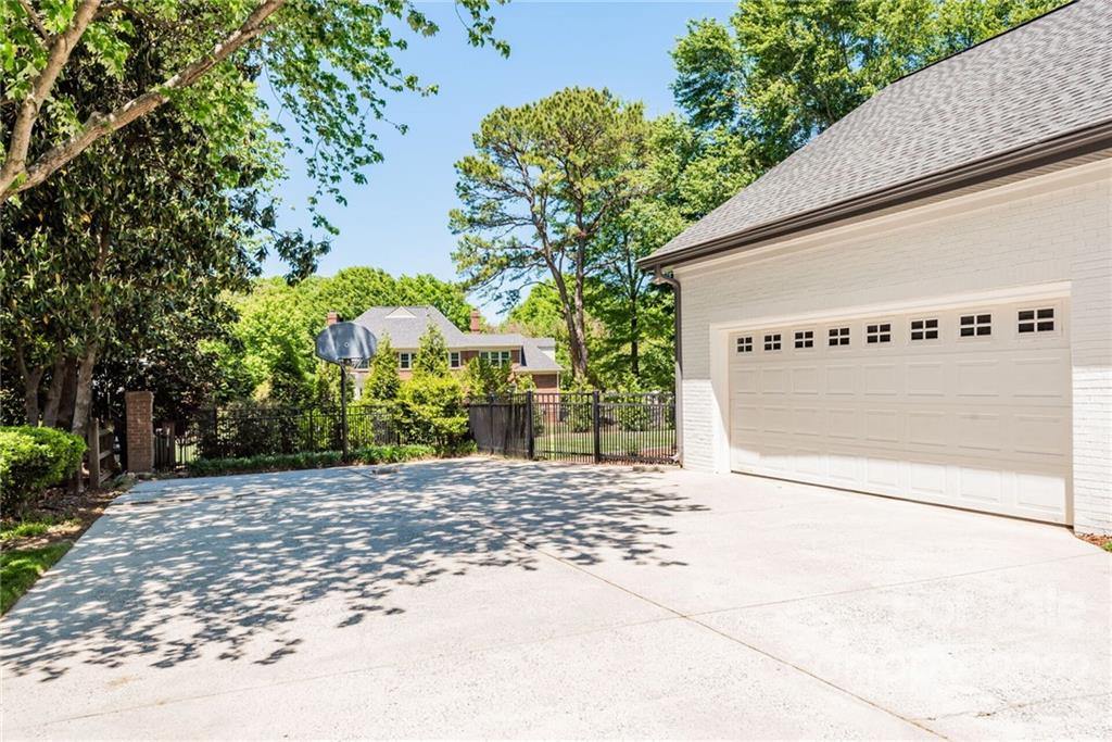 3100 Foxridge Road Charlotte, NC 28226 - Photo 32 of 43 Gallery Image 32