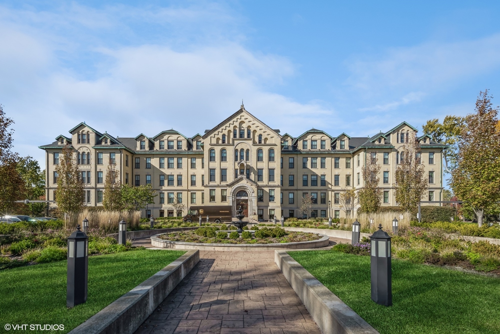 1041 Ridge Road, Unit 303 Wilmette, IL 60091 - Photo 1 of 23 Gallery Image 1