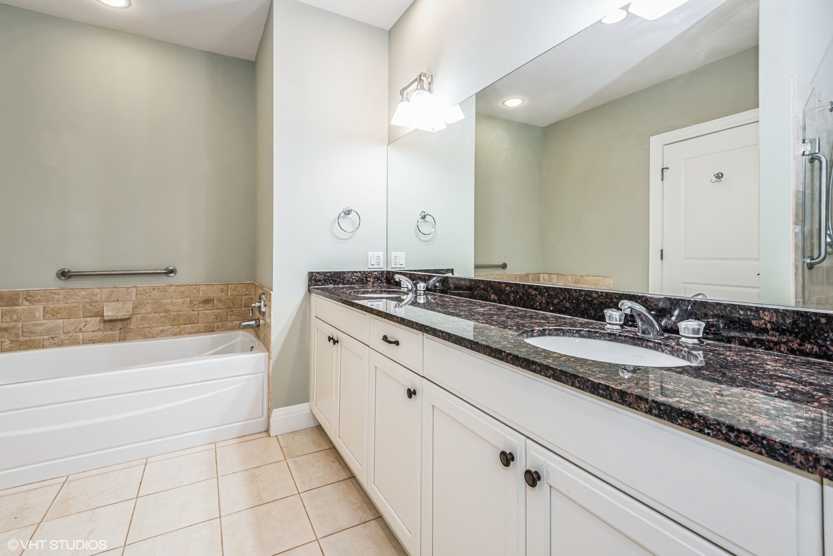 1041 Ridge Road, Unit 303 Wilmette, IL 60091 - Photo 13 of 23 Gallery Image 13