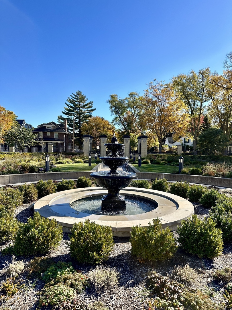 1041 Ridge Road, Unit 303 Wilmette, IL 60091 - Photo 21 of 23 Gallery Image 21