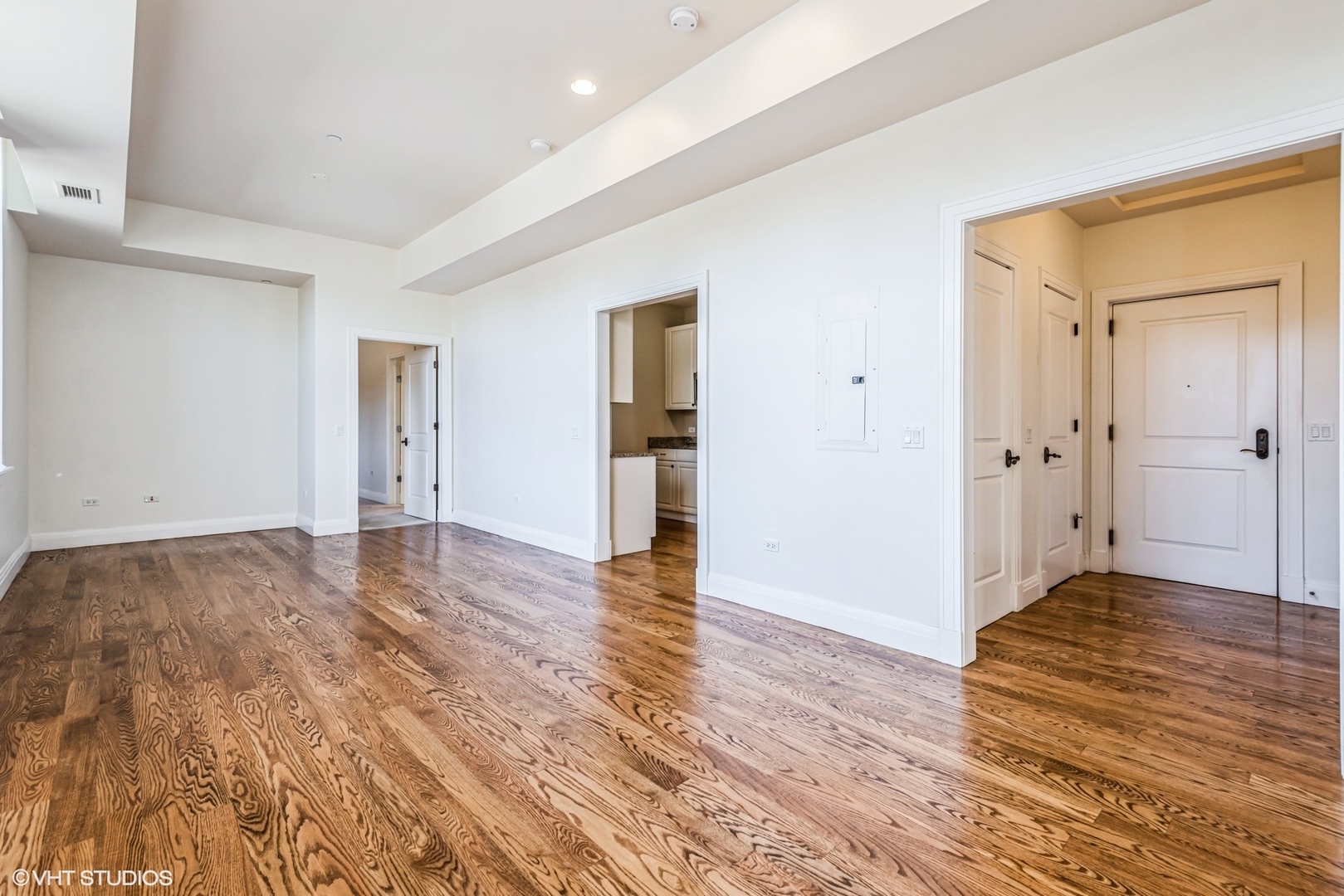 1041 Ridge Road, Unit 303 Wilmette, IL 60091 - Photo 5 of 23 Gallery Image 5