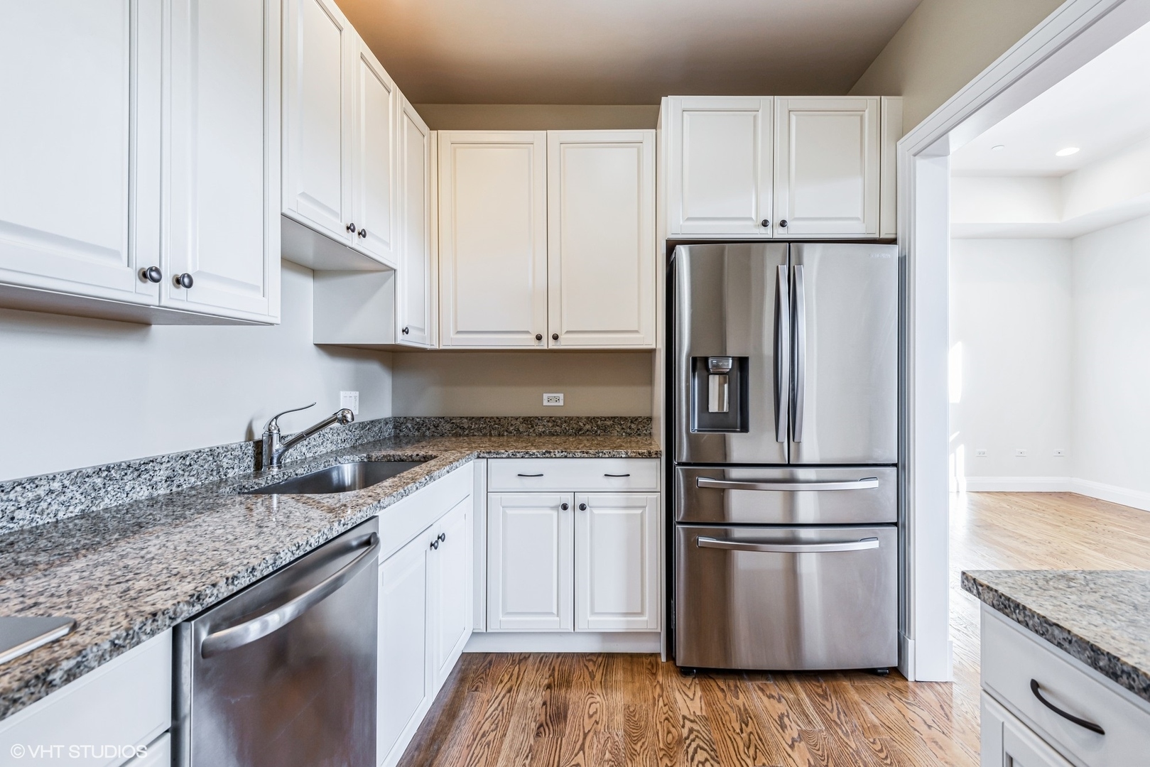 1041 Ridge Road, Unit 303 Wilmette, IL 60091 - Photo 9 of 23 Gallery Image 9