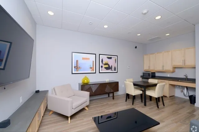 $4,000 | 603 Concord, Unit 510, Cambridge, MA 02138