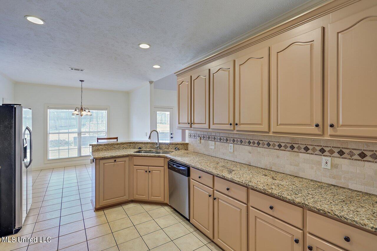 303 Semoia Lane Ridgeland, MS 39157 - Photo 5 of 19 303 Semoia Ln 14