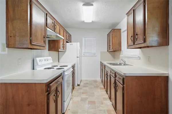 $2,099 | 18121 Atkinson Lane, Conroe, TX 77384