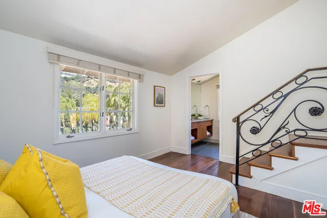 $18,500 | 941 North Norman Place, Los Angeles, CA 90049