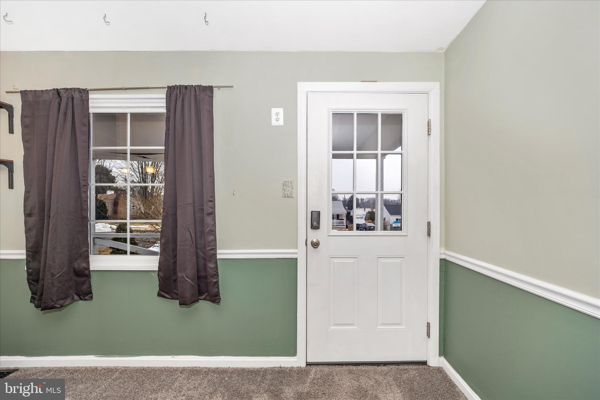 1230 Crescent Road Hagerstown, MD 21742 - Photo 2 of 43 Entry