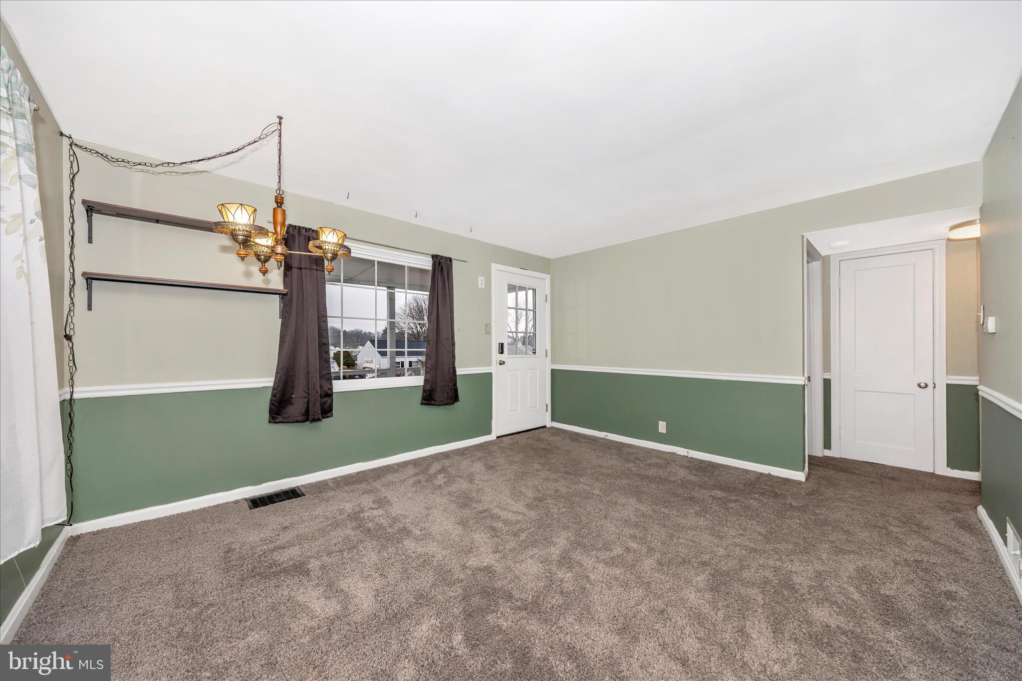 1230 Crescent Road Hagerstown, MD 21742 - Photo 6 of 43