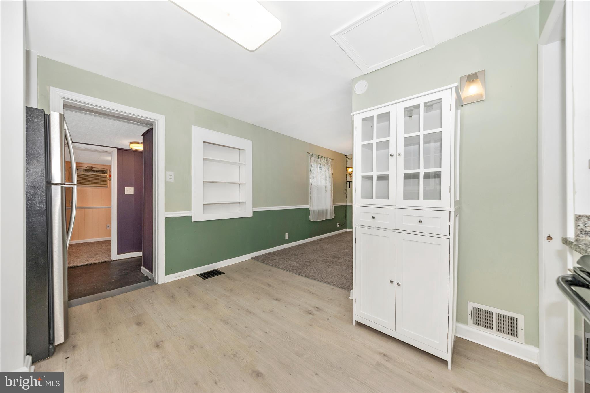 1230 Crescent Road Hagerstown, MD 21742 - Photo 10 of 43 Move-in Ready in every room.