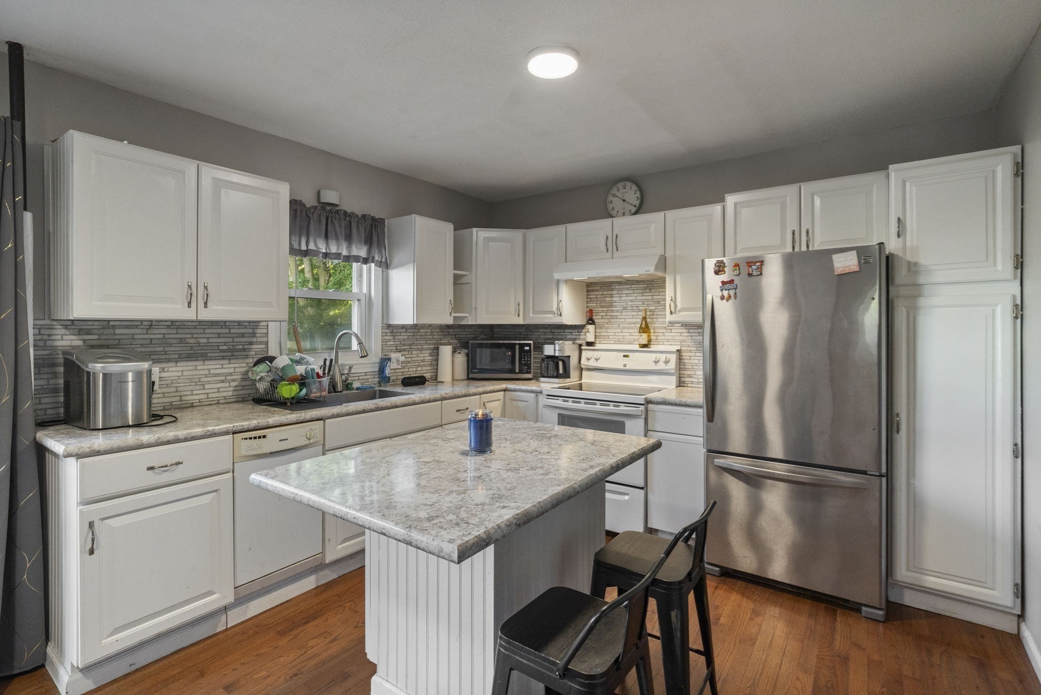 13 Cook Street Holyoke, MA 01040 - Photo 8 of 42 Gallery Image 8