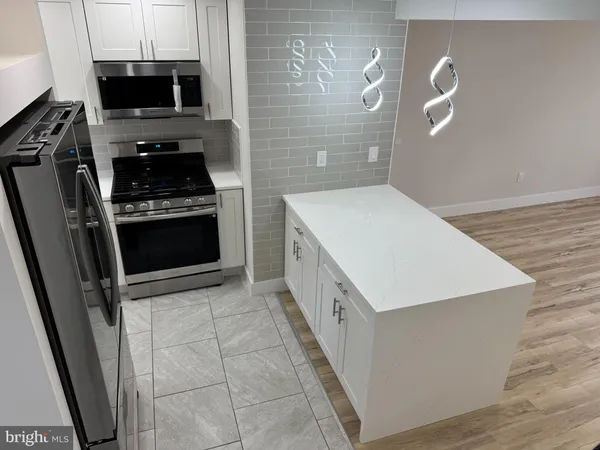 $259,900 | 402 Via Cascata Drive, Clementon, NJ 08021