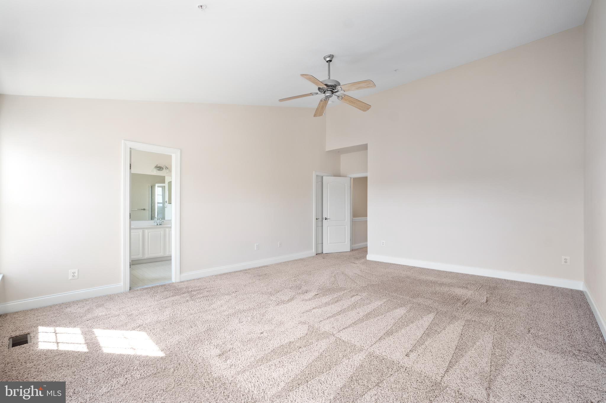 602 Highland Ridge Avenue, Unit 200 Gaithersburg, MD 20878 - Photo 19 of 28