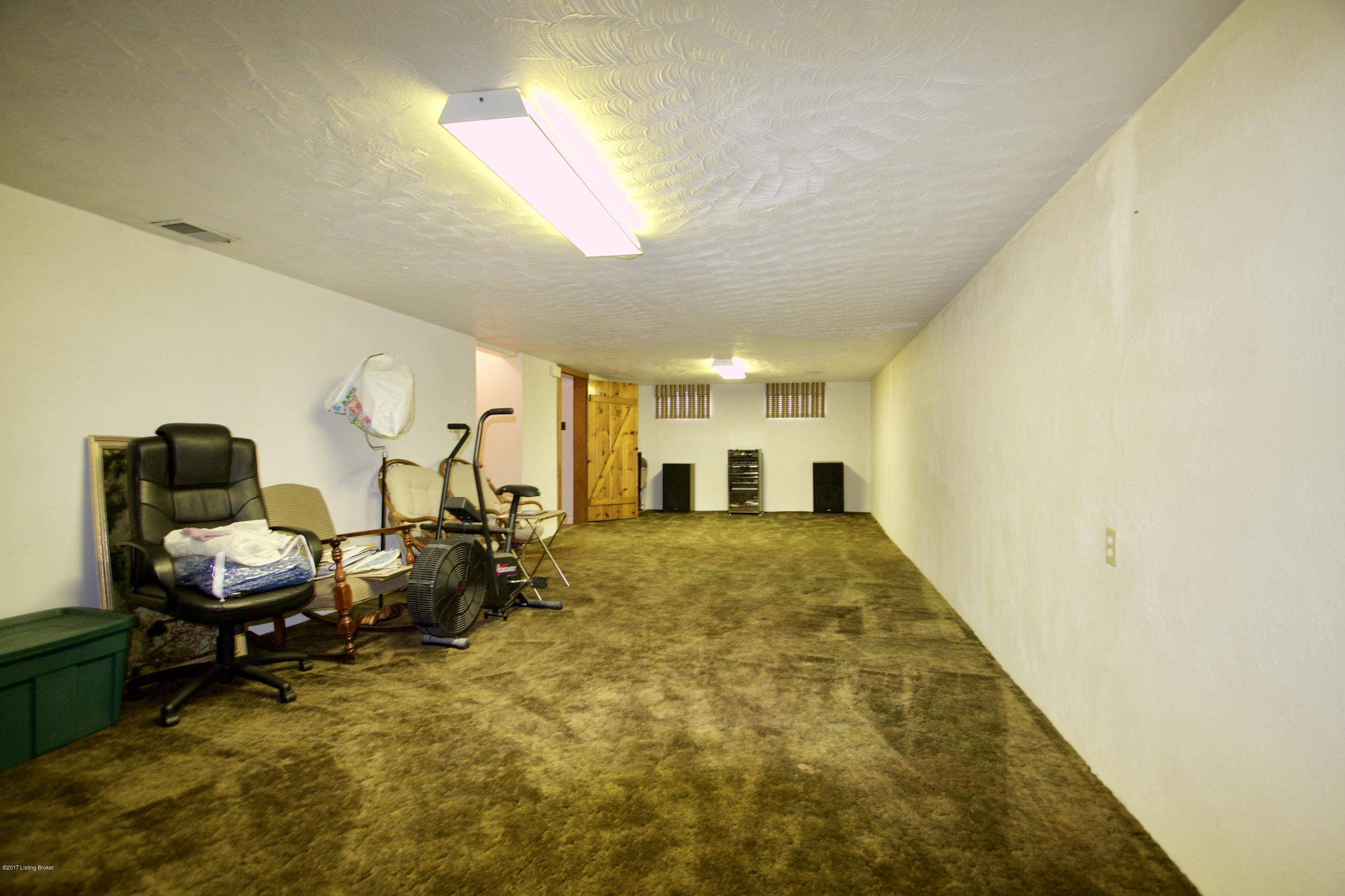 4313 Lowe Road Louisville, KY 40220 - Photo 26 of 39 fullsizeoutput_13cd