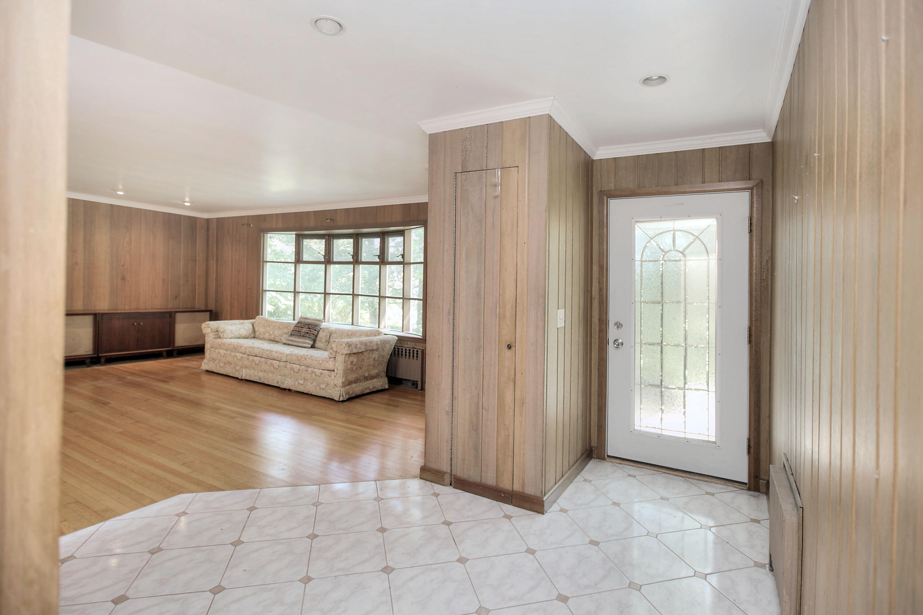 25 Hillcrest Road New Canaan, CT 06840 - Photo 13 of 19 a bedroom with furniture and window