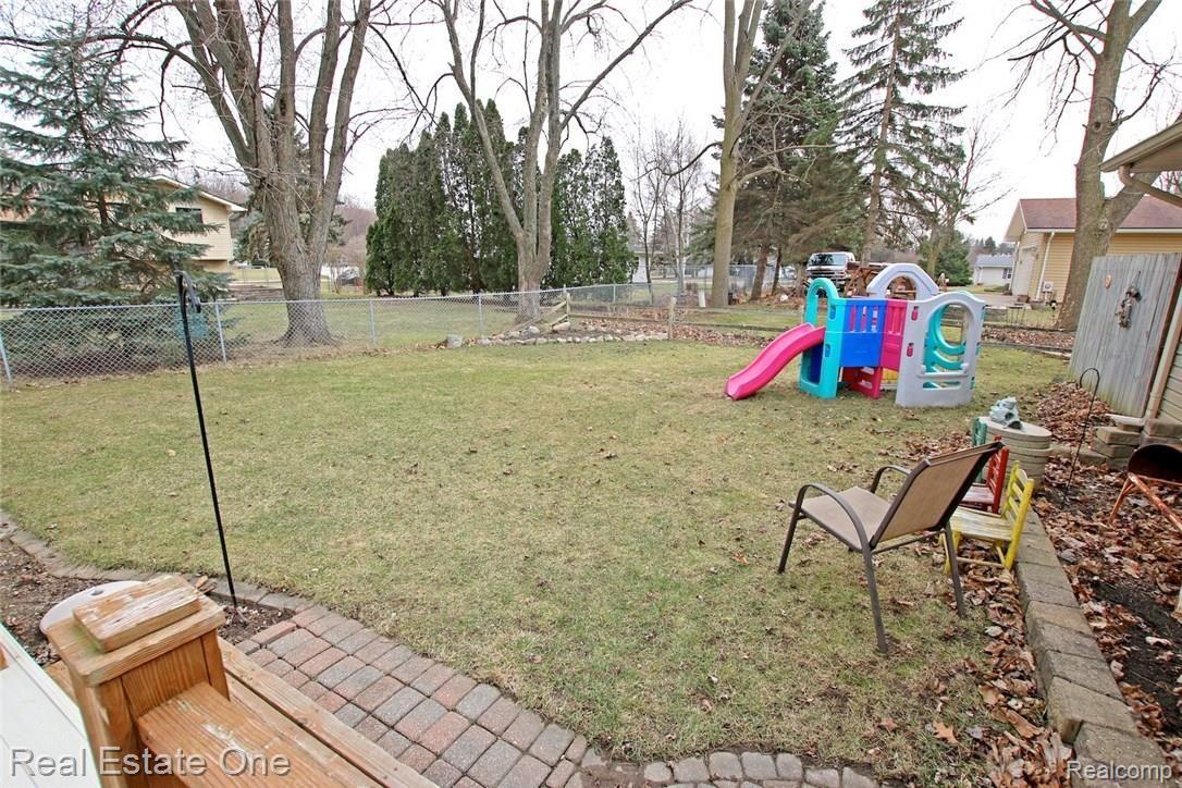 371 South Baldwin Road Oxford, MI 48371 - Photo 49 of 51 51) Bacakyard.jpg