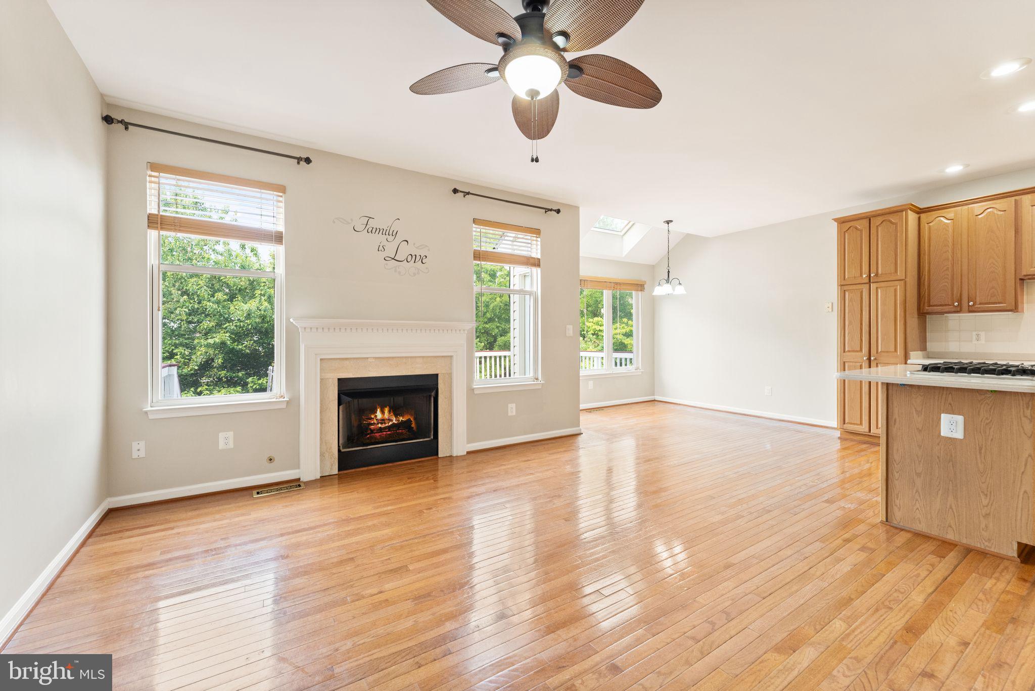 21546 Trowbridge Square Ashburn, VA 20147 - Photo 14 of 68