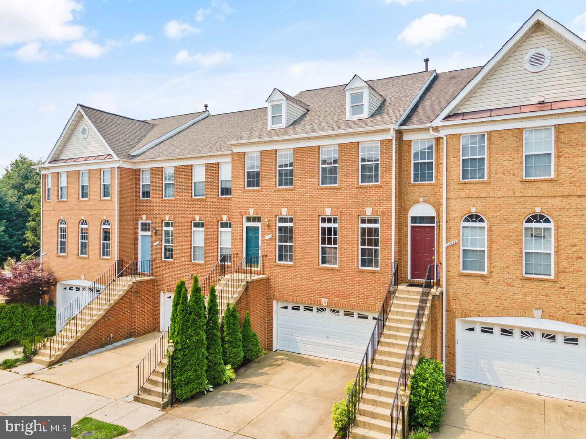 21546 Trowbridge Square Ashburn, VA 20147 - Photo 2 of 68