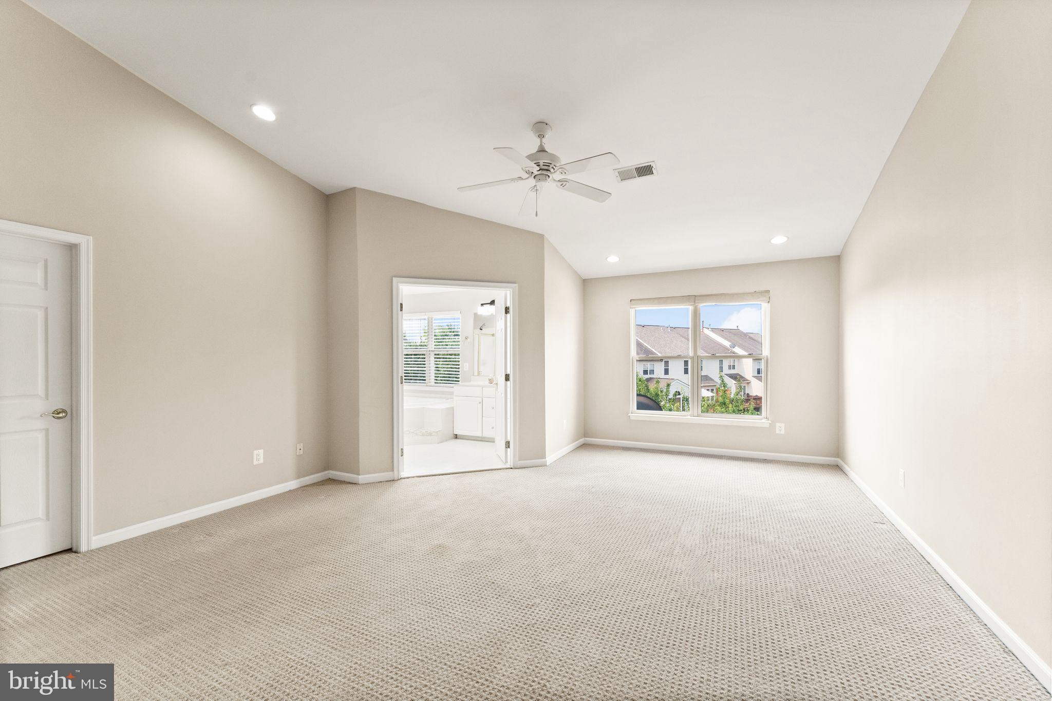 21546 Trowbridge Square Ashburn, VA 20147 - Photo 29 of 68