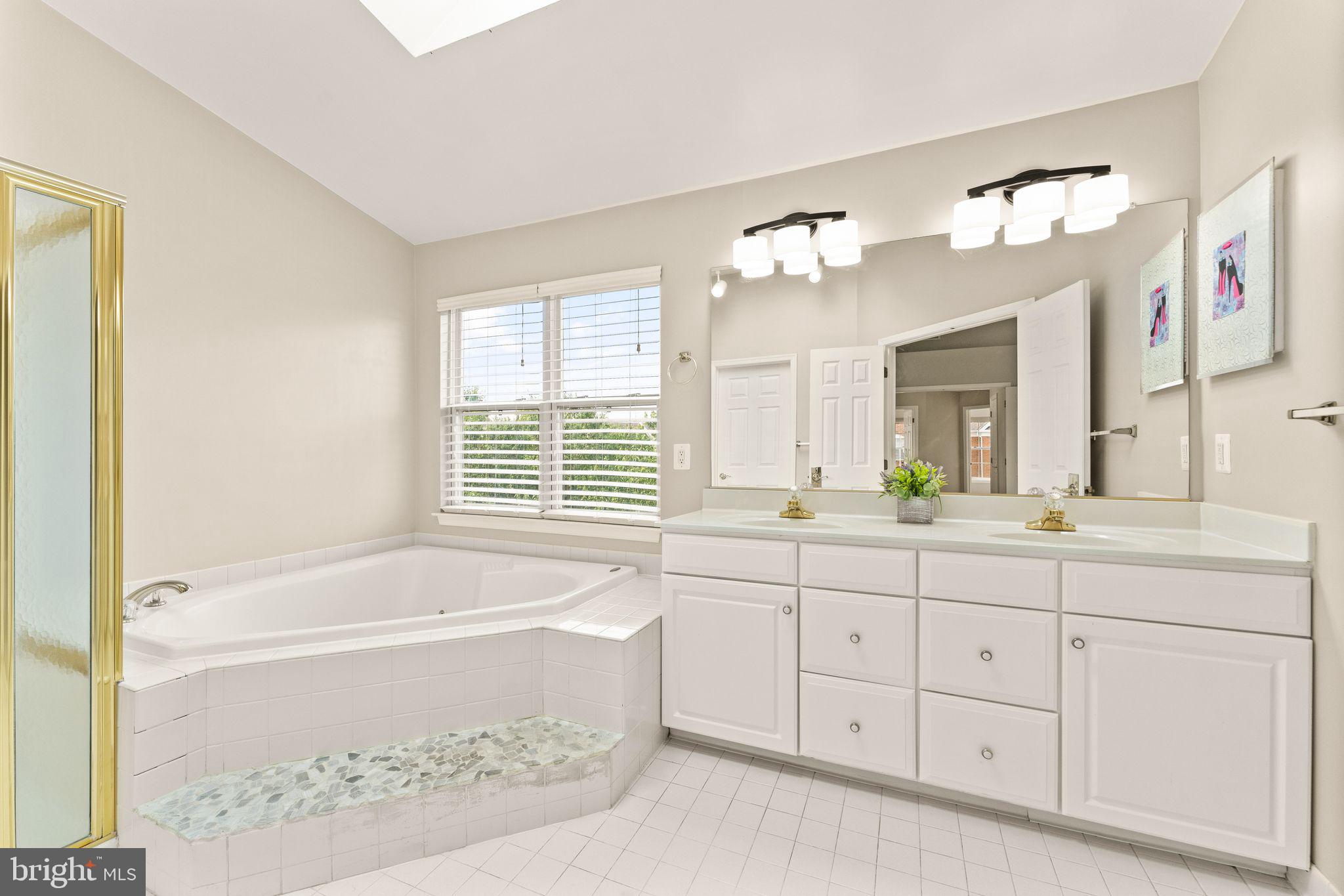 21546 Trowbridge Square Ashburn, VA 20147 - Photo 31 of 68