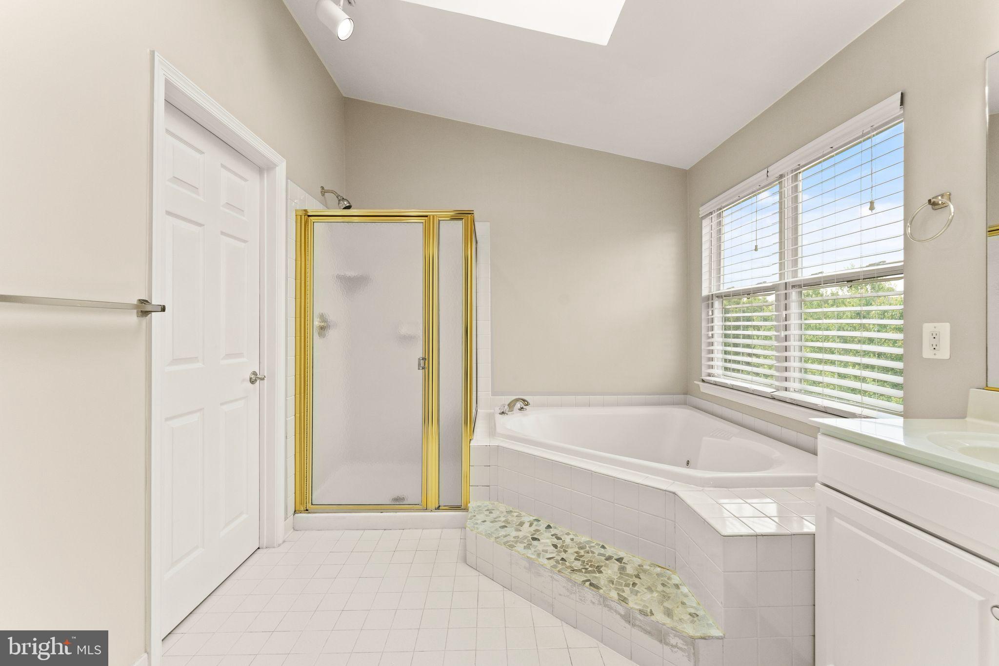 21546 Trowbridge Square Ashburn, VA 20147 - Photo 33 of 68