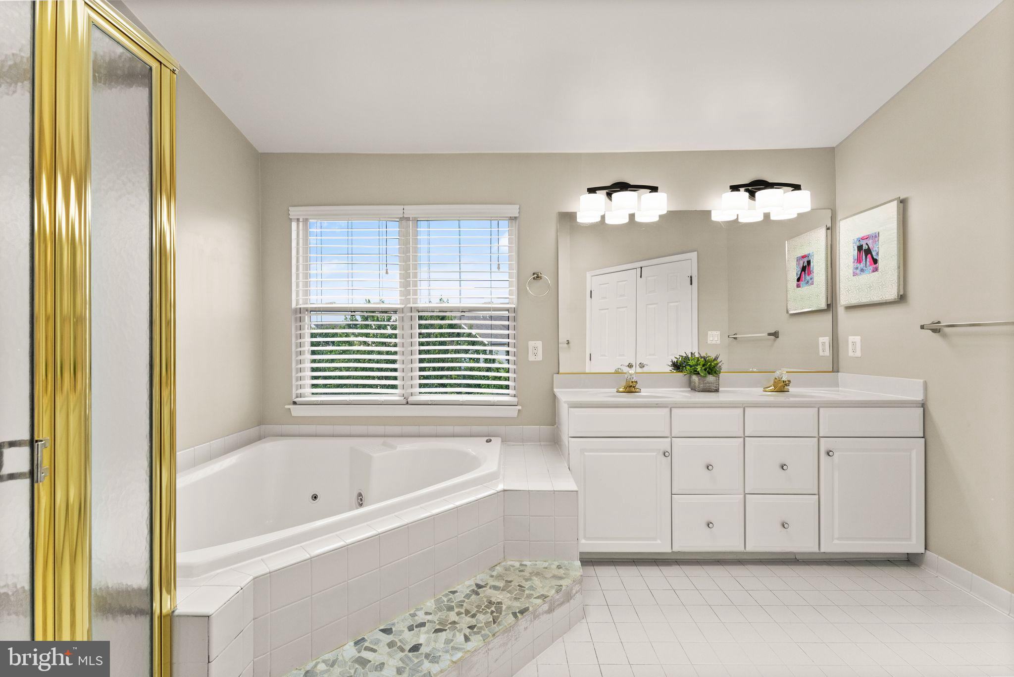 21546 Trowbridge Square Ashburn, VA 20147 - Photo 35 of 68