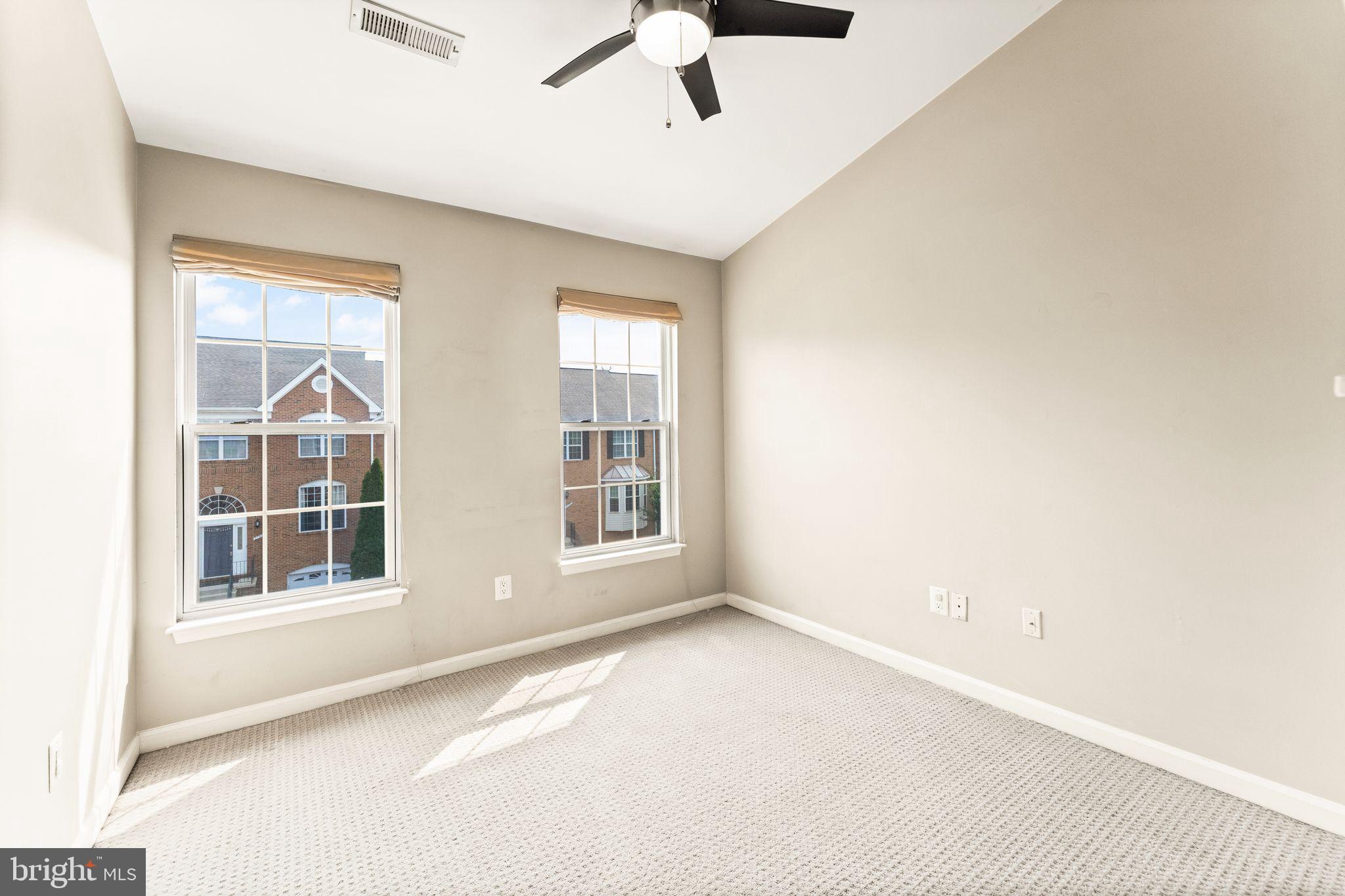 21546 Trowbridge Square Ashburn, VA 20147 - Photo 39 of 68