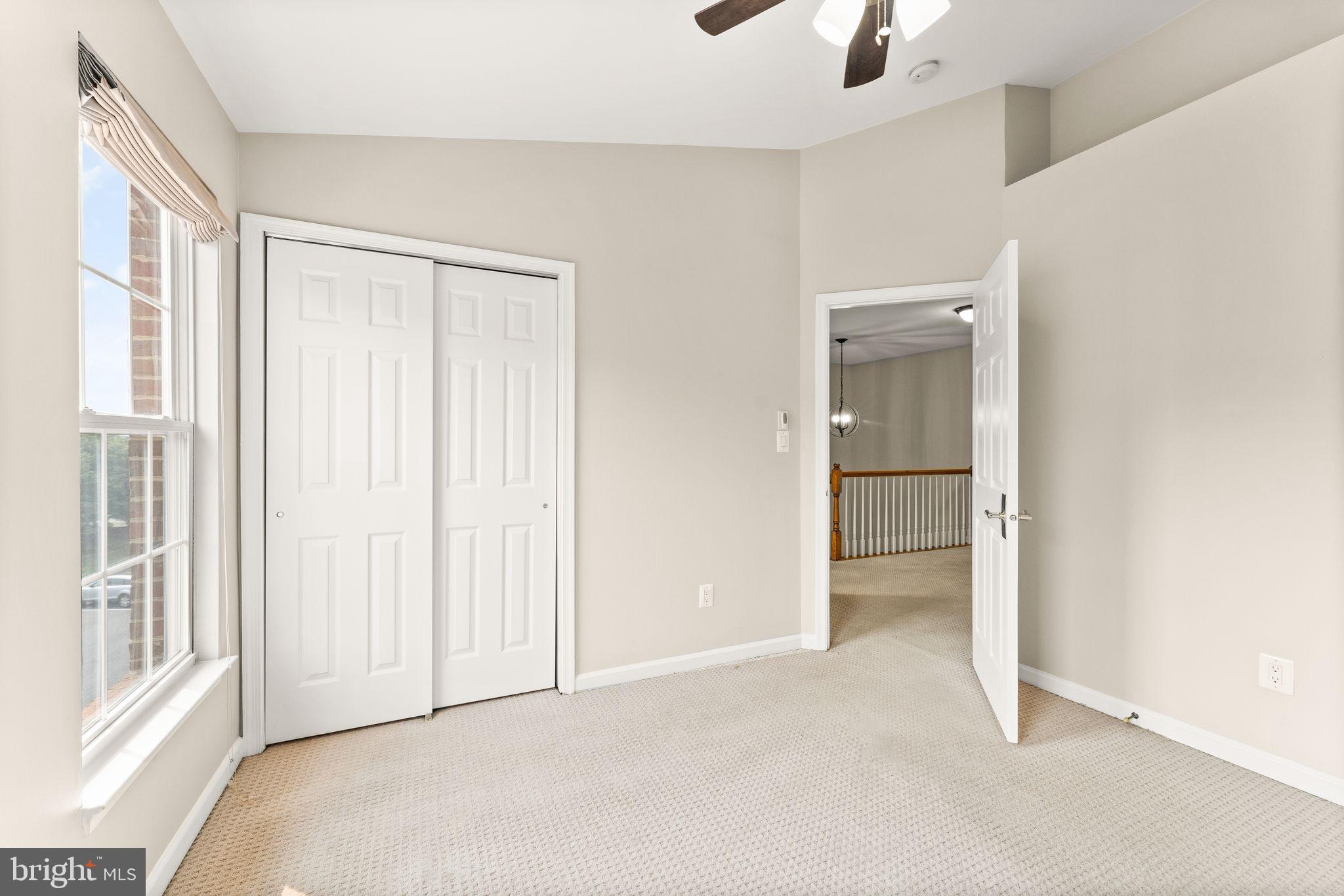 21546 Trowbridge Square Ashburn, VA 20147 - Photo 40 of 68