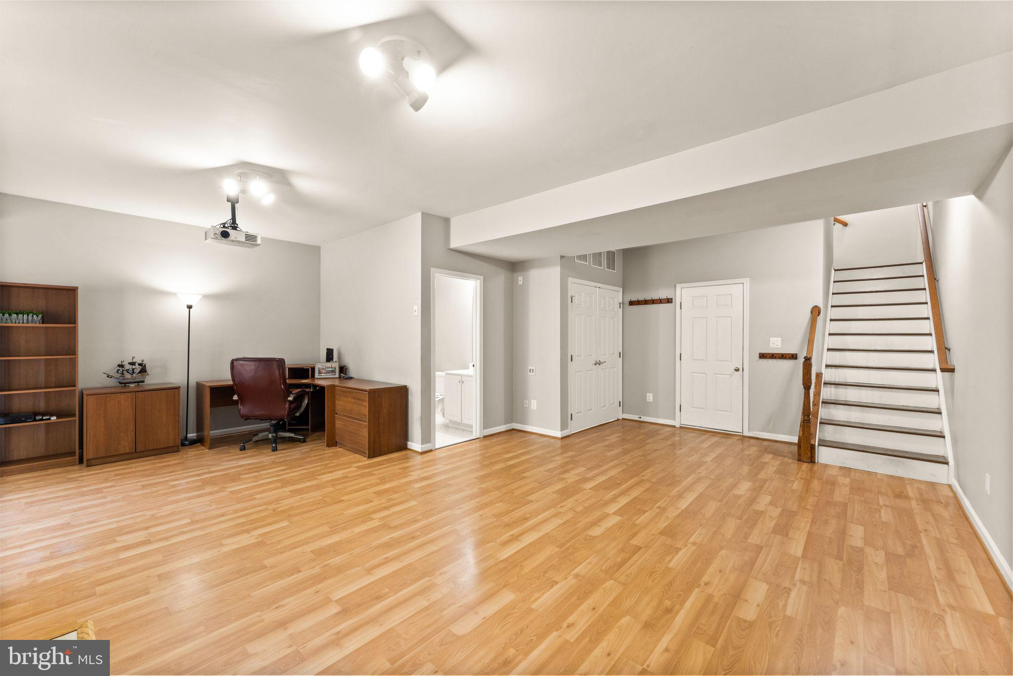 21546 Trowbridge Square Ashburn, VA 20147 - Photo 46 of 68