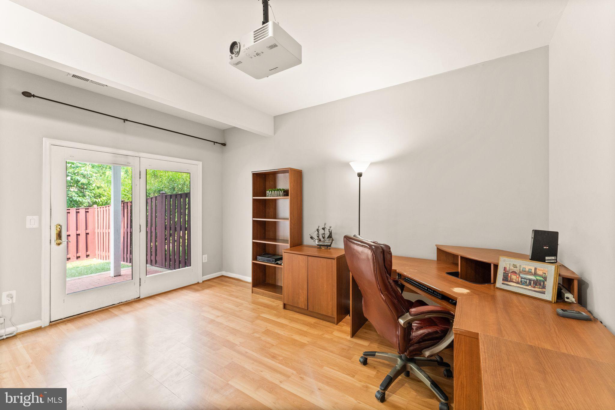 21546 Trowbridge Square Ashburn, VA 20147 - Photo 47 of 68